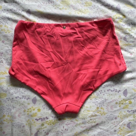 4/$25 good condition coral high waist swim bottom Victoria secret - Picture 4 of 4